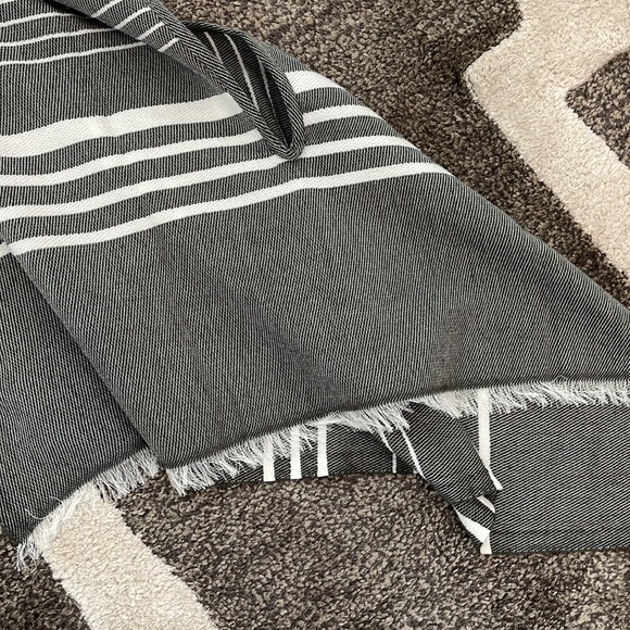 NWT JCrew Scarf Shawl Grey Stripe - Picture 4 of 6